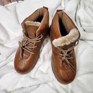 Oshkosh B'gosh Faux Fur Hiking Boots Toddler, Size 2M